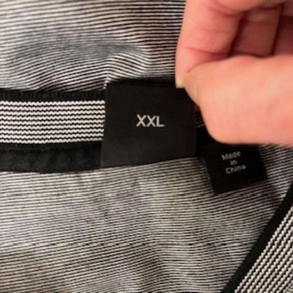 Boss- Hugo Boss Black Label  V-Neck T-shirt.   XXL, 100% cotton - Picture 5 of 6